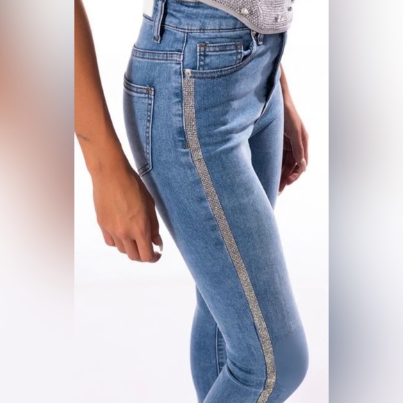 AKIRA Denim - NWOT AKIRA Rhinestone Stripe Skinny Jeans, size 5